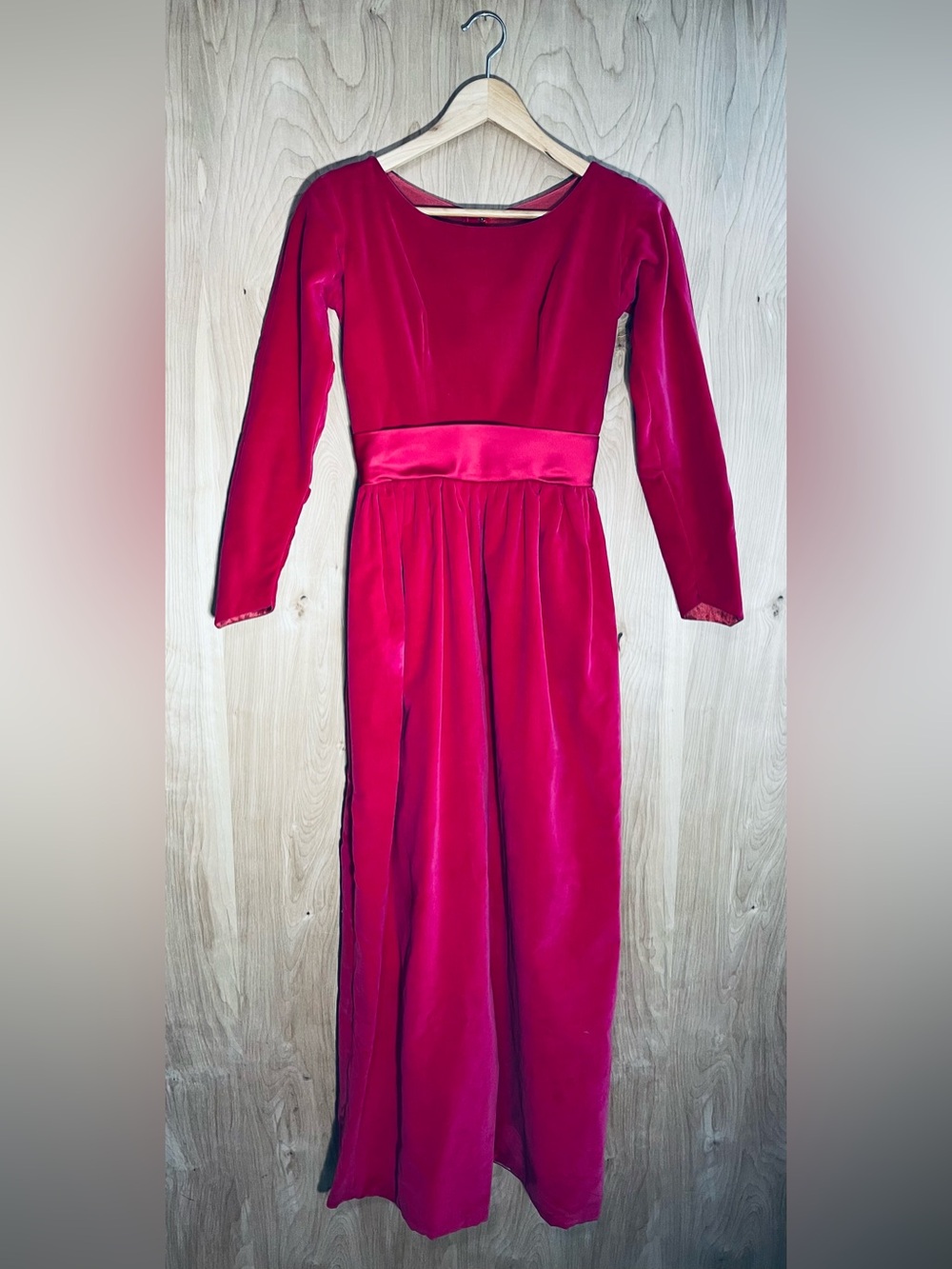 Vintage Elegant Velvet Long Sleeve Magenta Pink Maxi Dress Belted Satin Rose